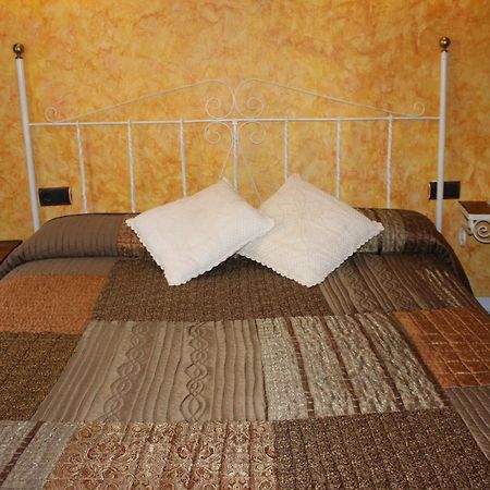 Hotel Apartamentos Melihah Daroca Exteriör bild
