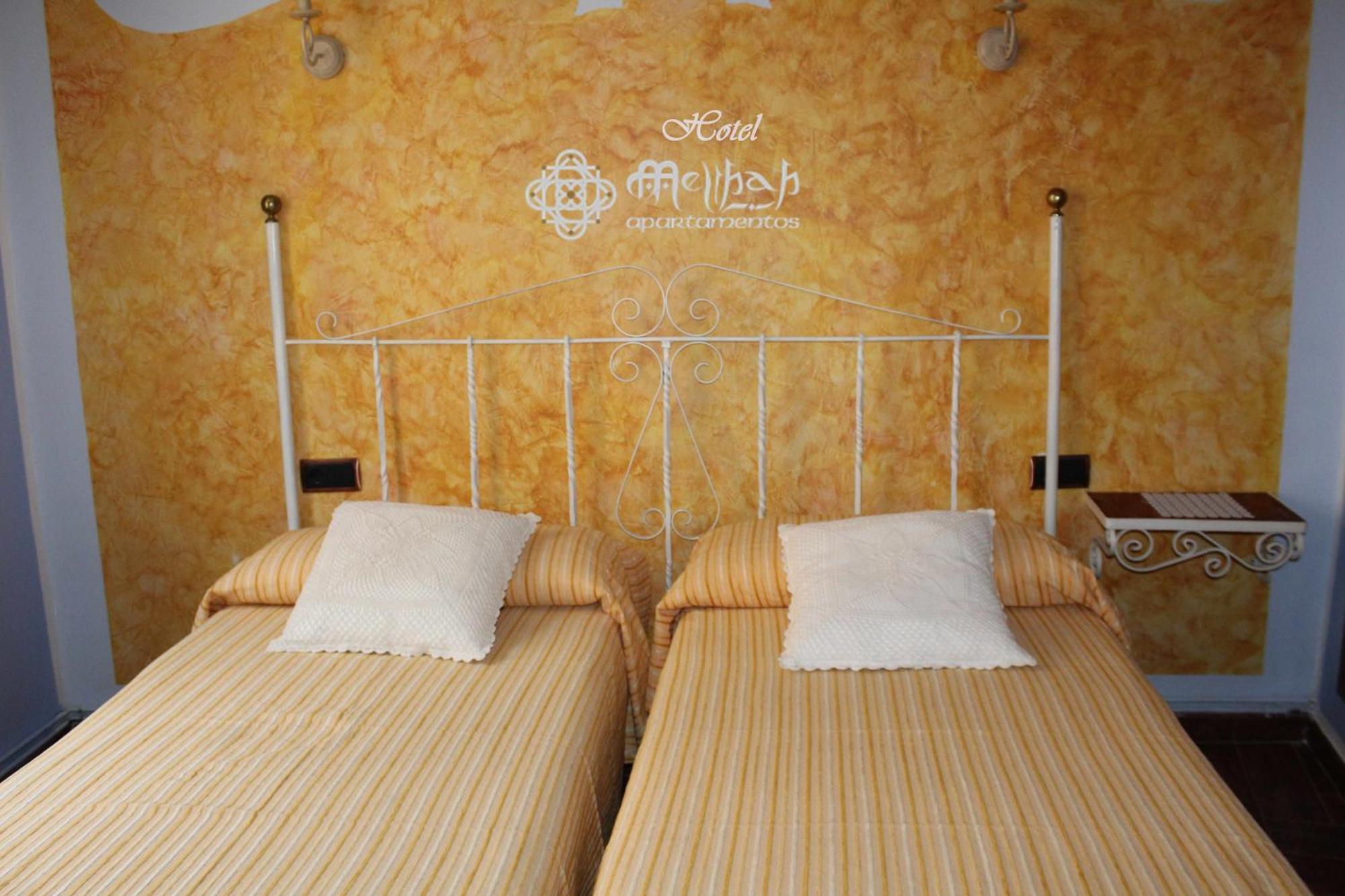 Hotel Apartamentos Melihah Daroca Exteriör bild